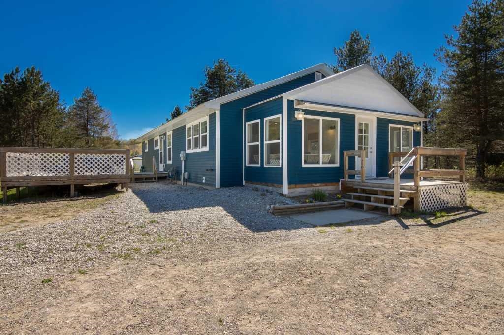 17679 Fewins Road Interlochen, MI 49643 - Photo 3 of 35 1945443-2d01ea2b-7201-40c6-82e3-97ff6025a633.JPG