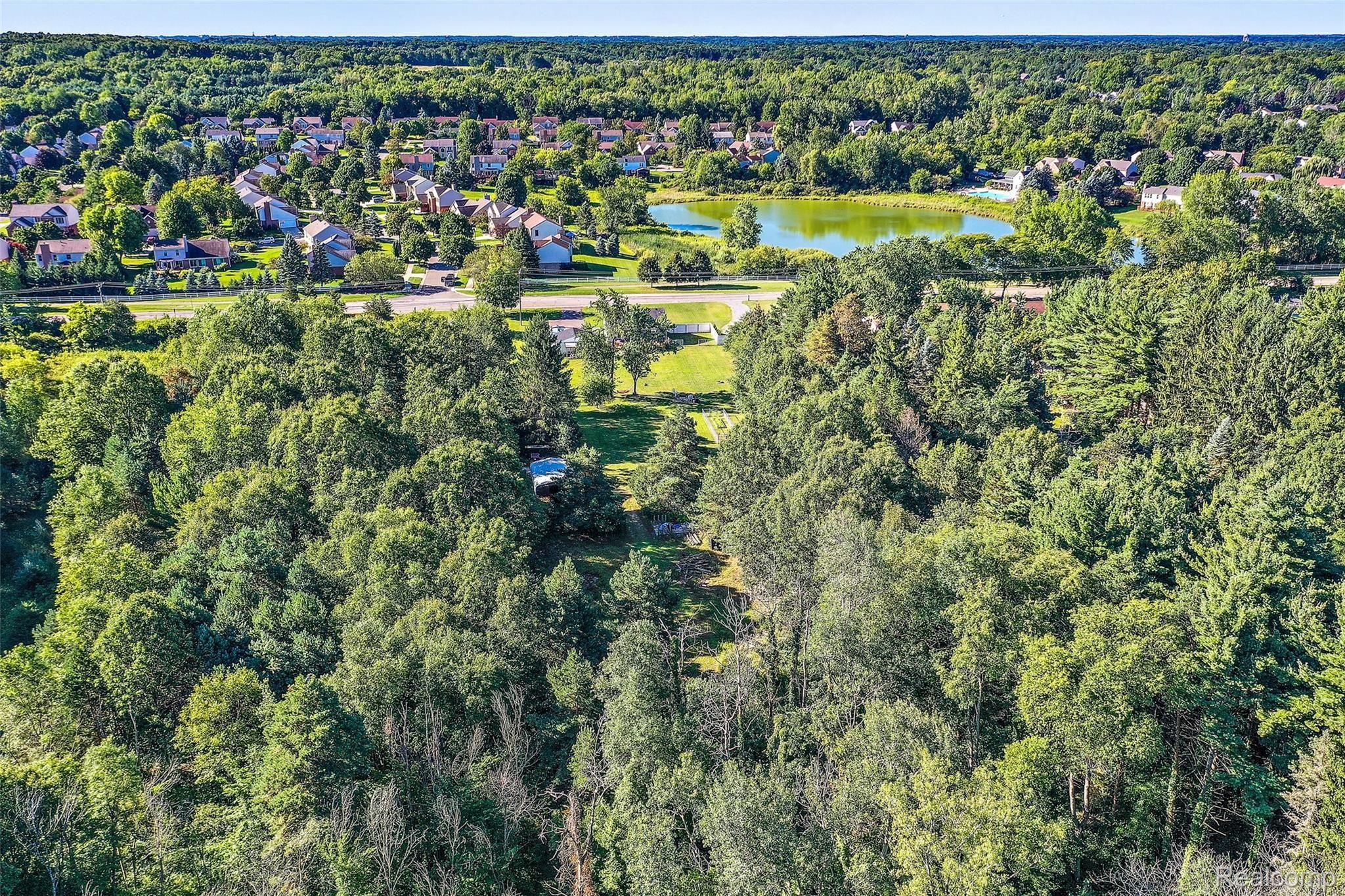 3936 Maybee Road Lake Orion, MI 48359 - Photo 10 of 32 3936 Maybee Rd-8.jpg