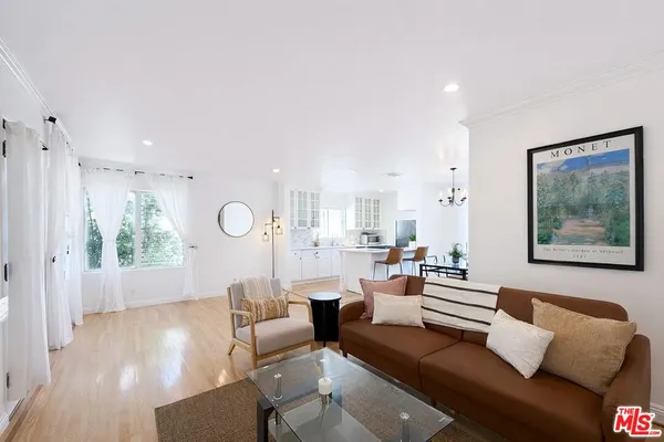 $5,000 | 1033 20th Street, Unit U, Santa Monica, CA 90403