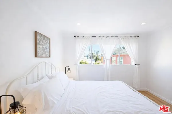 $5,000 | 1033 20th Street, Unit U, Santa Monica, CA 90403