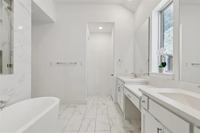 $2,850 | 9624 Boulder Pt Road, Oak Point, TX 75068