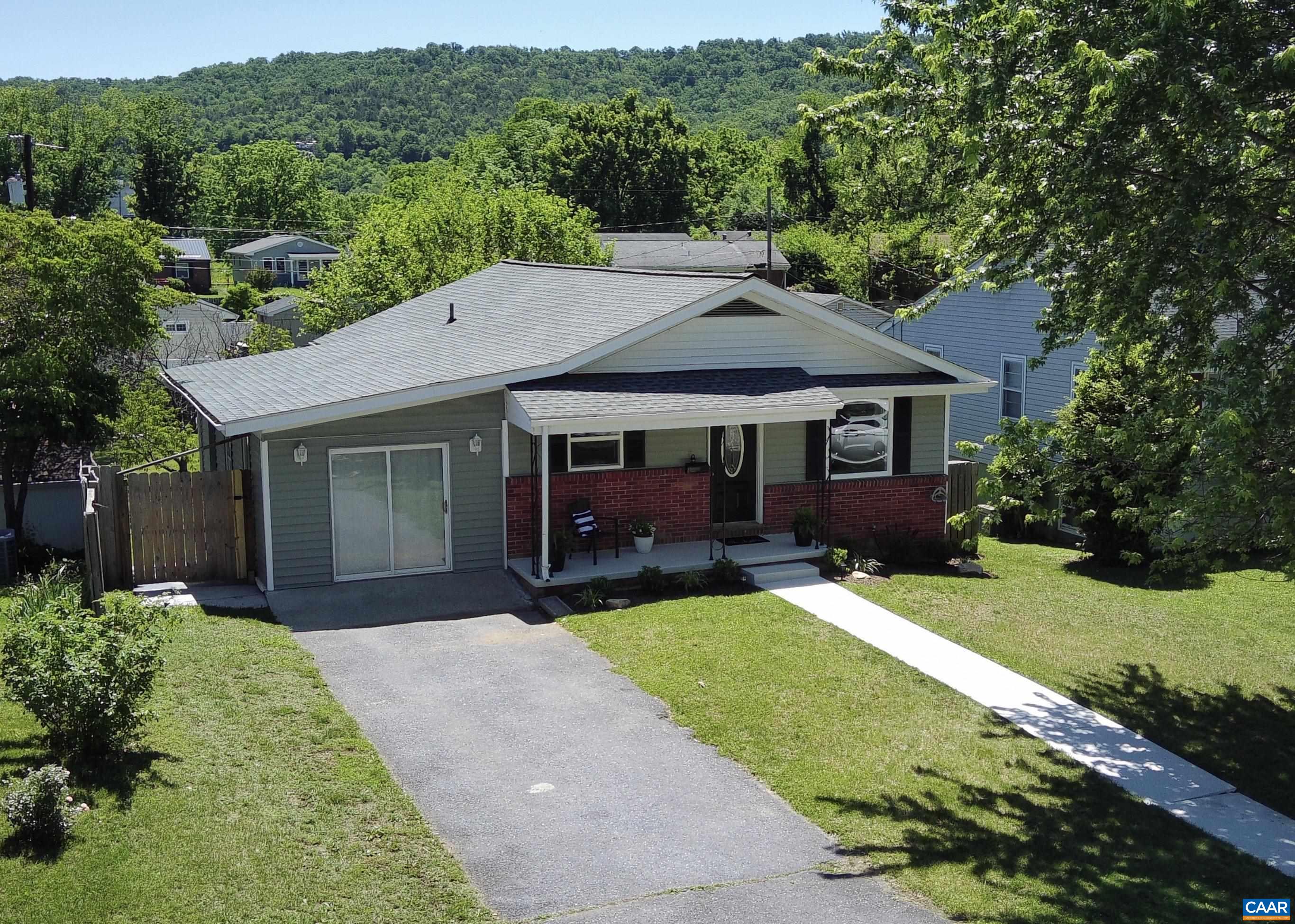 604 Market Street Waynesboro, VA 22980 - Photo 1 of 30