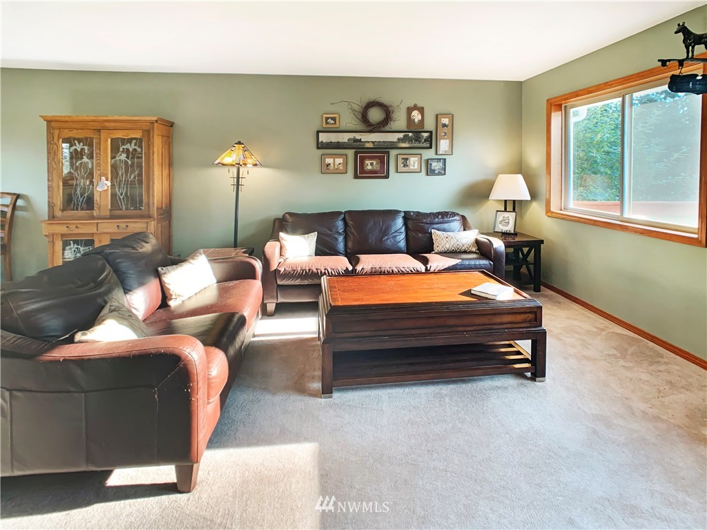 341 Autumn Hills Road Kelso, WA 98626 - Photo 4 of 40 Gallery Image 4