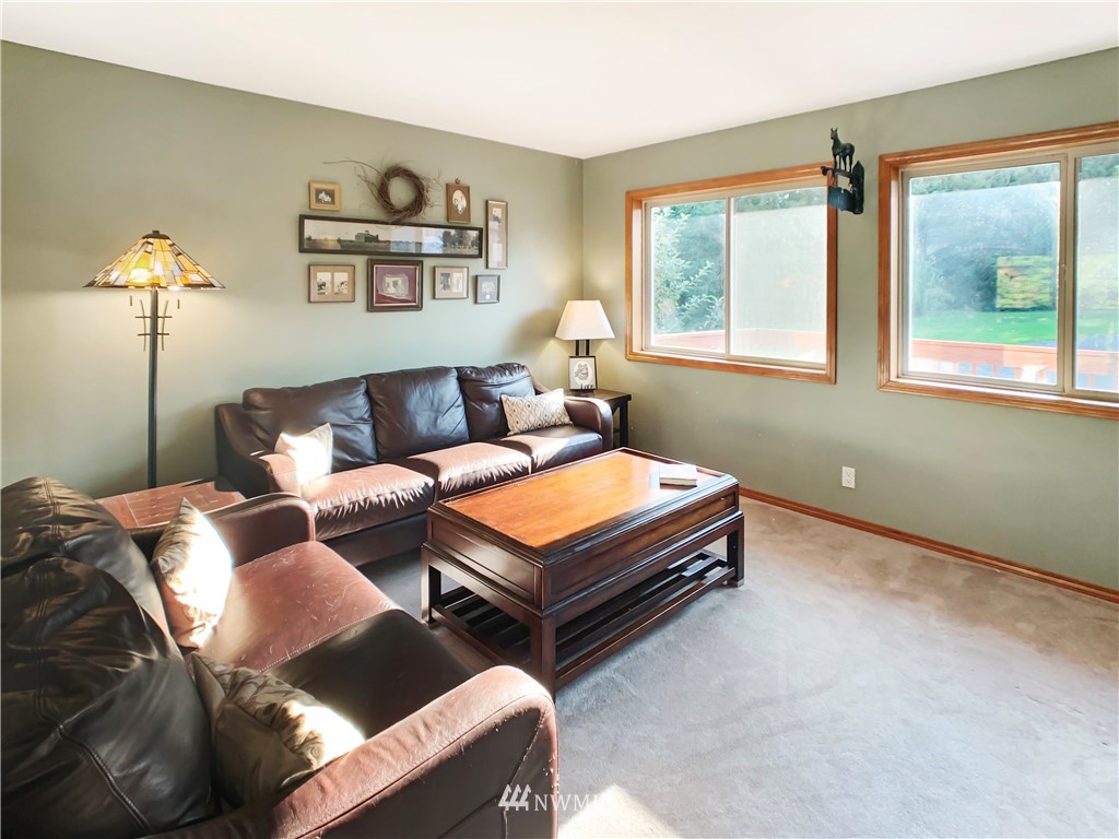 341 Autumn Hills Road Kelso, WA 98626 - Photo 5 of 40 Gallery Image 5