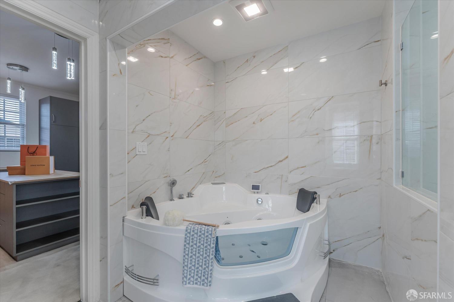 10 Jouett Square Alameda, CA 94501 - Photo 14 of 23