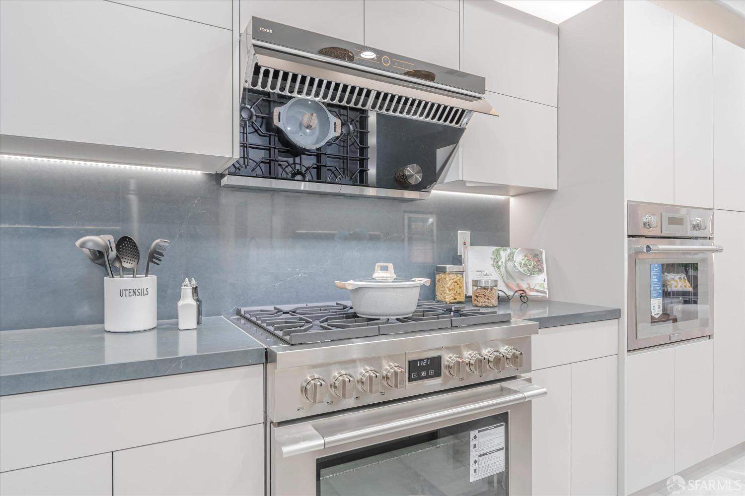 10 Jouett Square Alameda, CA 94501 - Photo 8 of 23