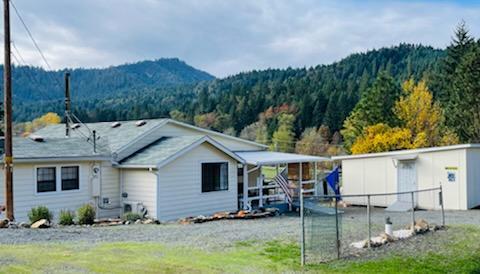 211 Humphrey Addition Road Glendale, OR 97442 - Photo 3 of 31 IMG957058