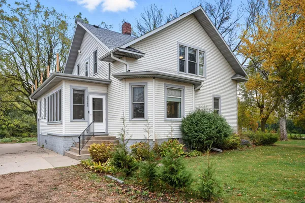 $579,900 | 19383 Babcock Avenue, Lester Prairie, MN 55354