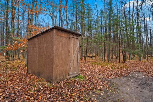 $125,000 | W5065 Bear Paw Road, Amberg, WI 54102