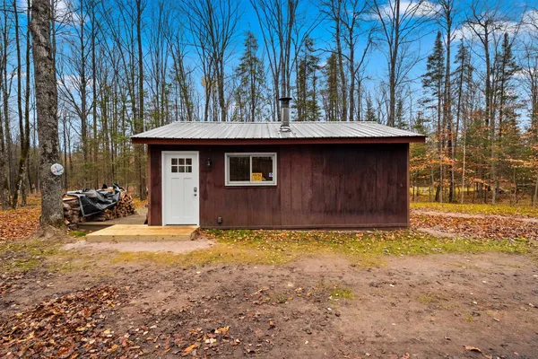 $125,000 | W5065 Bear Paw Road, Amberg, WI 54102