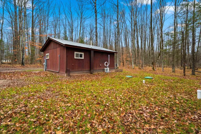 $125,000 | W5065 Bear Paw Road, Amberg, WI 54102