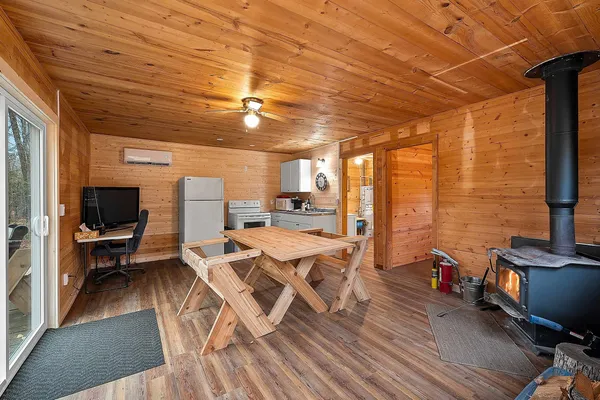 $125,000 | W5065 Bear Paw Road, Amberg, WI 54102