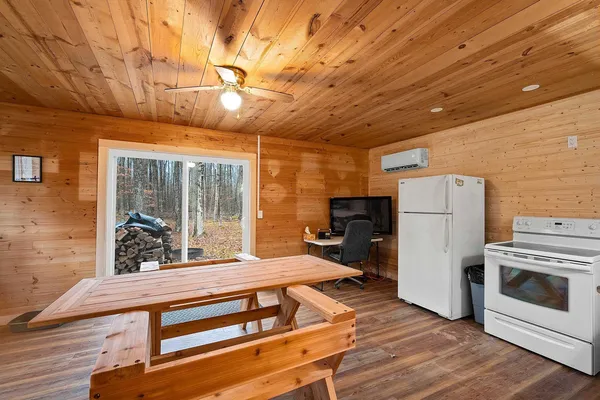 $125,000 | W5065 Bear Paw Road, Amberg, WI 54102