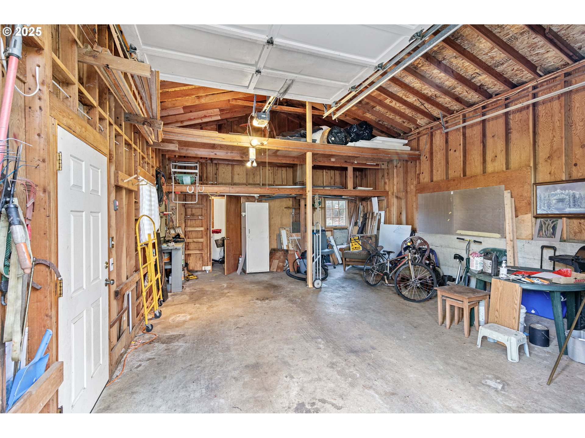 44531 McKenzie Highway Leaburg, OR 97489 - Photo 29 of 48 a view of a room with gym equipment