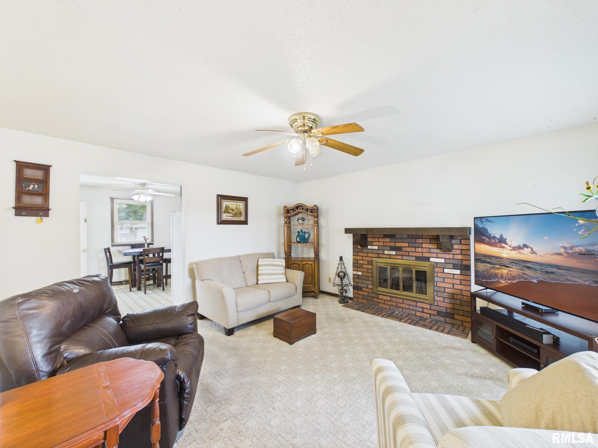 3029 Selkirk Road Springfield, IL 62702 - Photo 3 of 21 Gallery Image 3