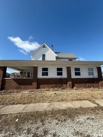 $39,900 | 119 East Broadway, Astoria, IL 61501