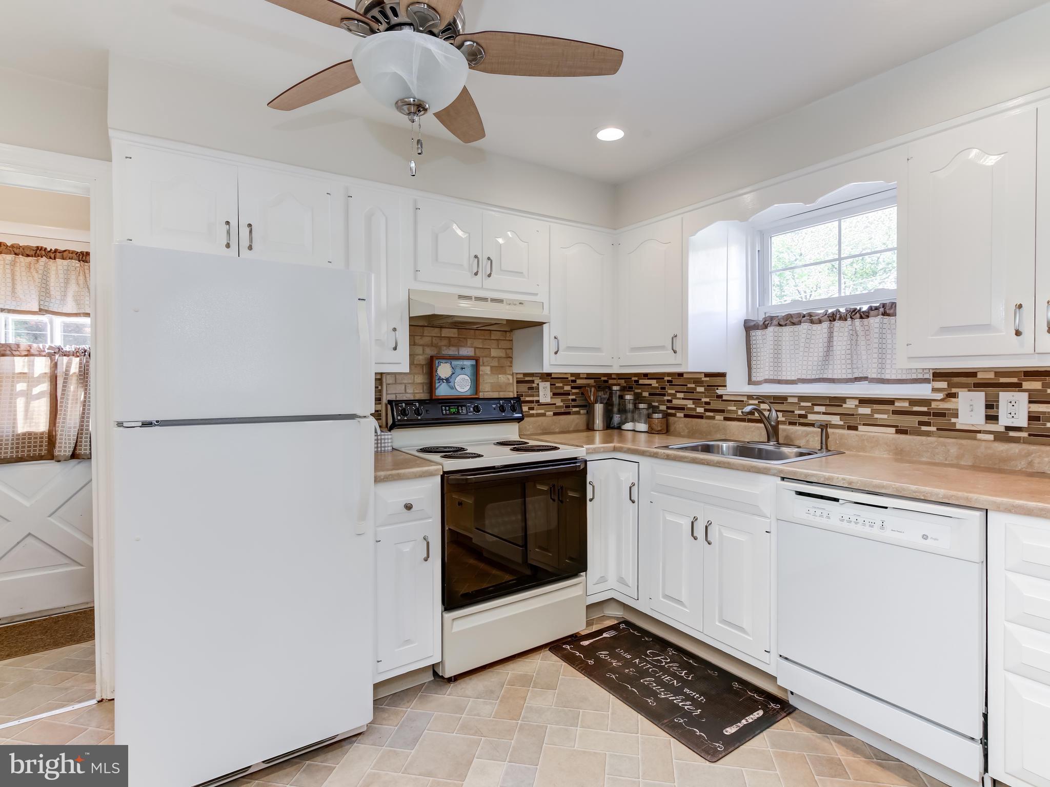 476 Wheatsheaf Road Springfield, PA 19064 - Photo 17 of 38 Kitchen