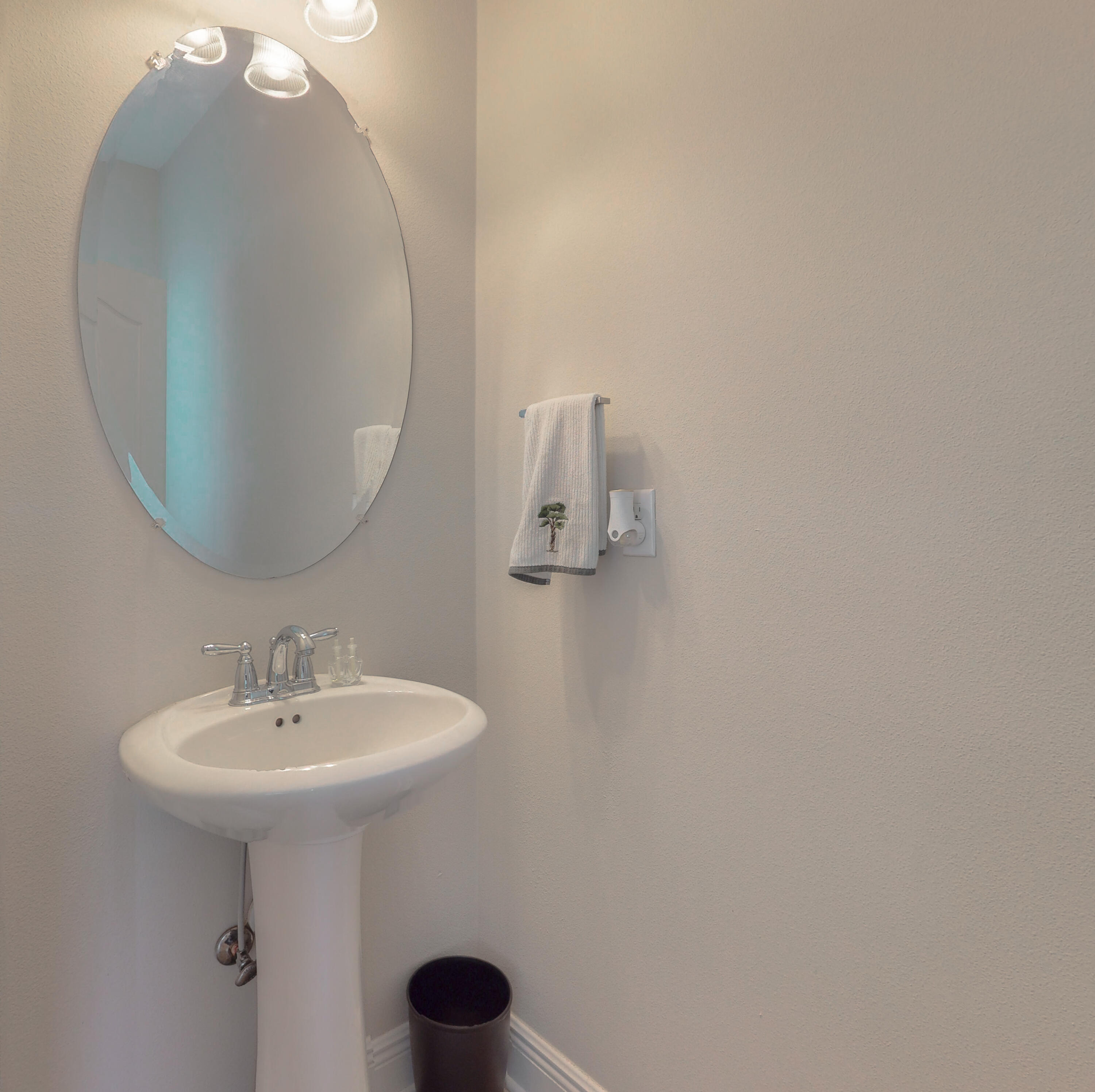 23 Beacon Point Drive Santa Rosa Beach, FL 32459 - Photo 17 of 33 a bathroom with a sink and mirror