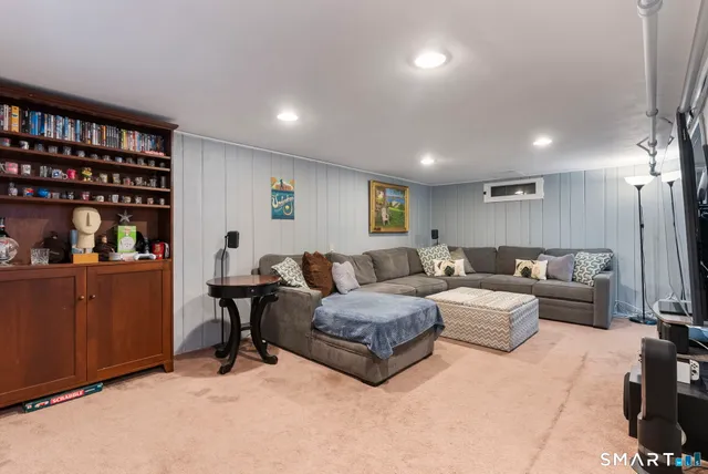 $539,000 | 122 Argyle Avenue, West Hartford, CT 06107