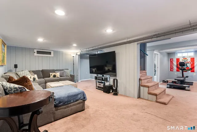 $539,000 | 122 Argyle Avenue, West Hartford, CT 06107