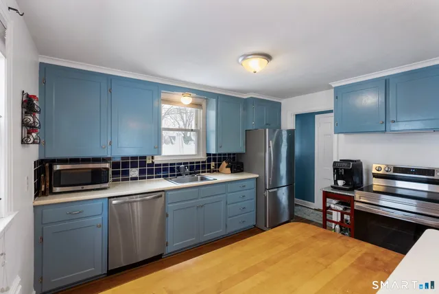 $539,000 | 122 Argyle Avenue, West Hartford, CT 06107