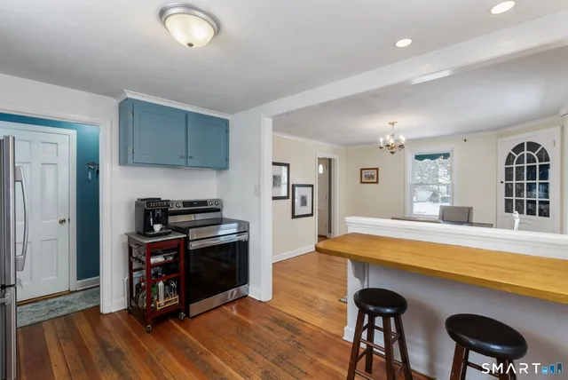 $539,000 | 122 Argyle Avenue, West Hartford, CT 06107