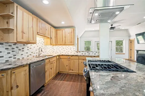 $525,000 | 16051 County Road 341, Terrell, TX 75161