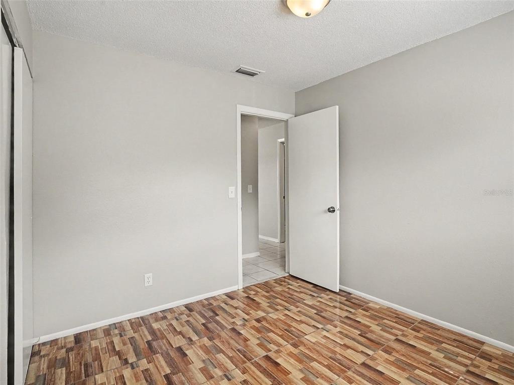 615 Thomas Jefferson Way Orlando, FL 32809 - Photo 9 of 17 a view of a room
