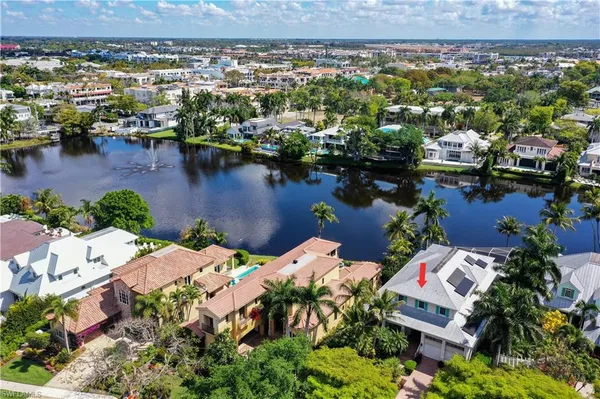 $7,995,000 | 725 West Lake Drive, Naples, FL 34102