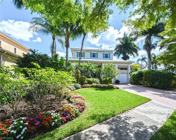 $7,995,000 | 725 West Lake Drive, Naples, FL 34102