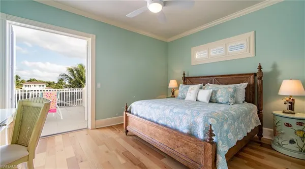 $7,995,000 | 725 West Lake Drive, Naples, FL 34102