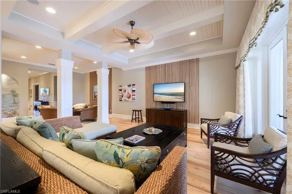 $7,995,000 | 725 West Lake Drive, Naples, FL 34102