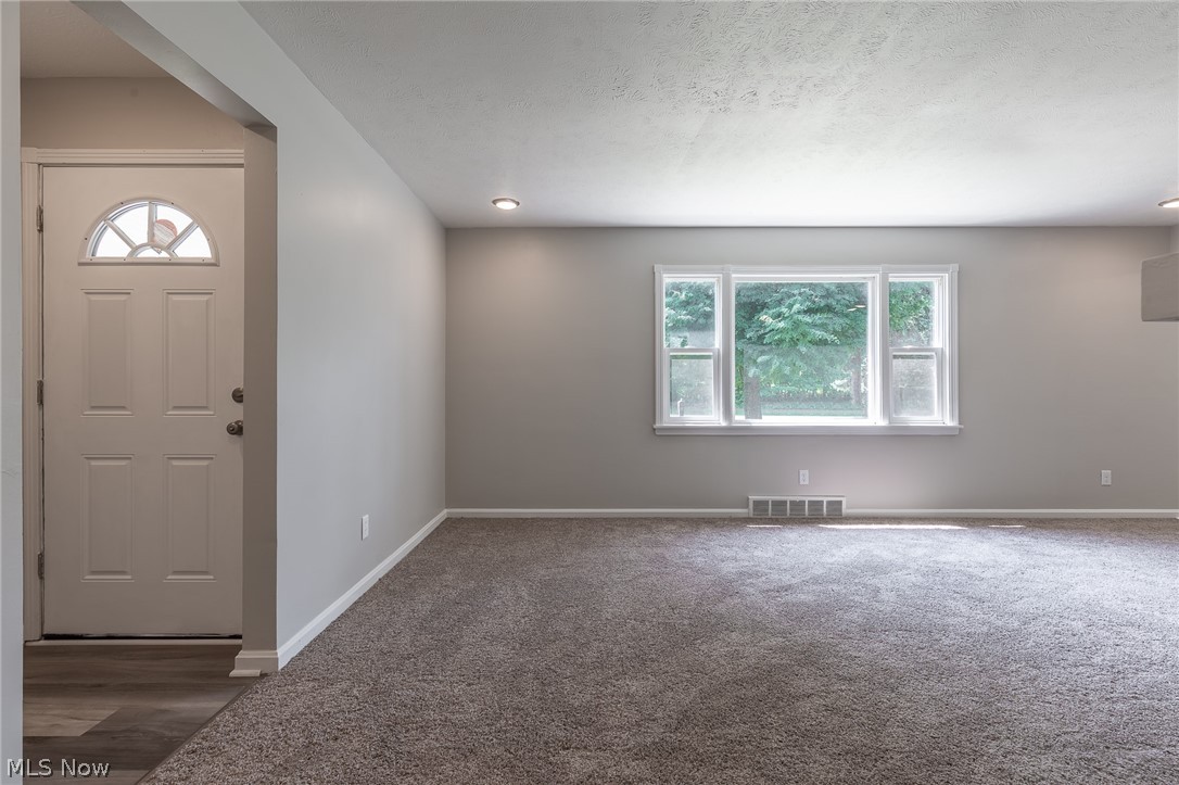 8187 Johnnycake Ridge Road Mentor, OH 44060 - Photo 14 of 23 Gallery Image 14