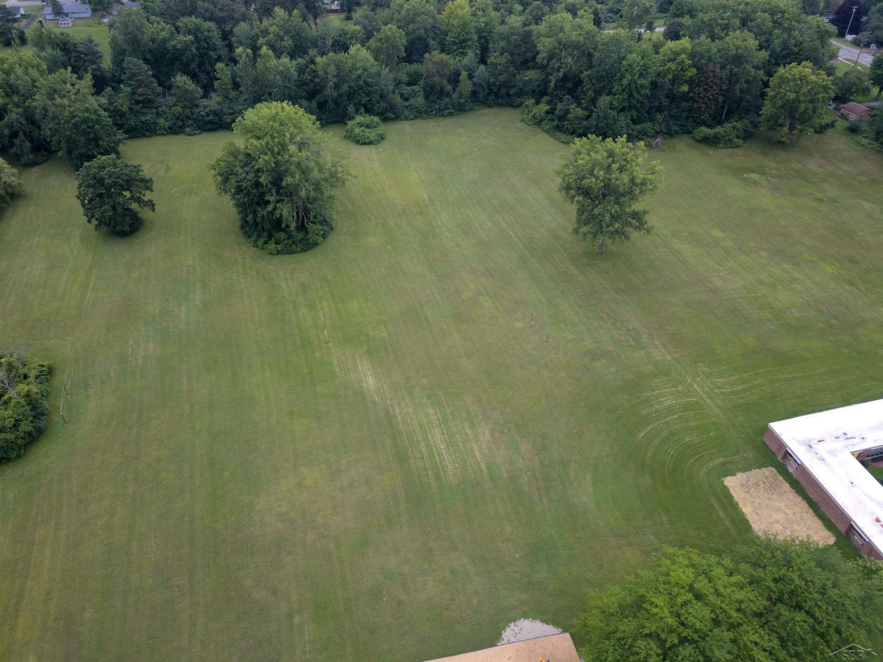 636 Stoneham Road Saginaw, MI 48638 - Photo 52 of 54 50117876-51.JPG