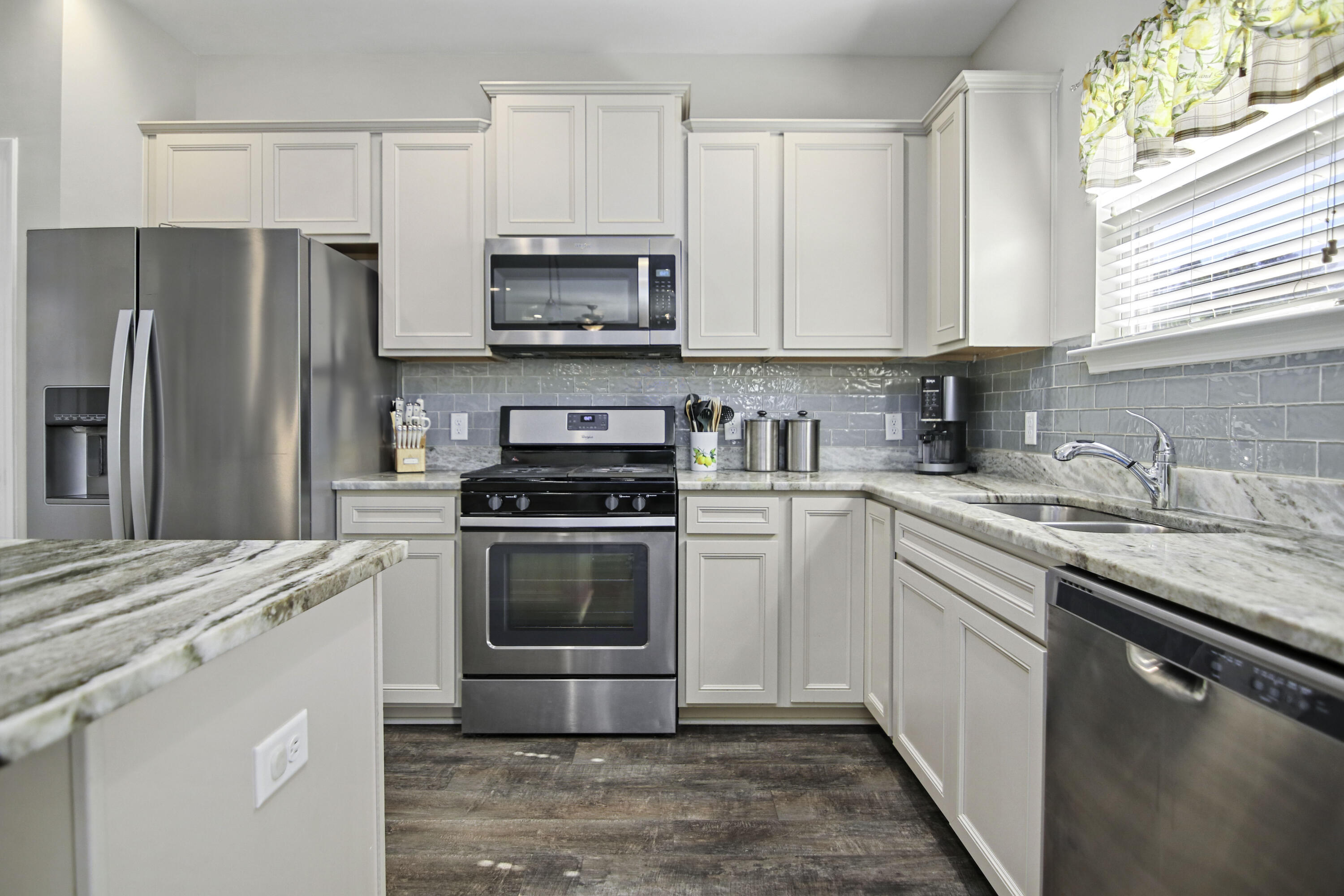 2038 Elvington Road Johns Island, SC 29455 - Photo 11 of 39 2038ElvingtonRd-CasaVerdeMedialLLC19