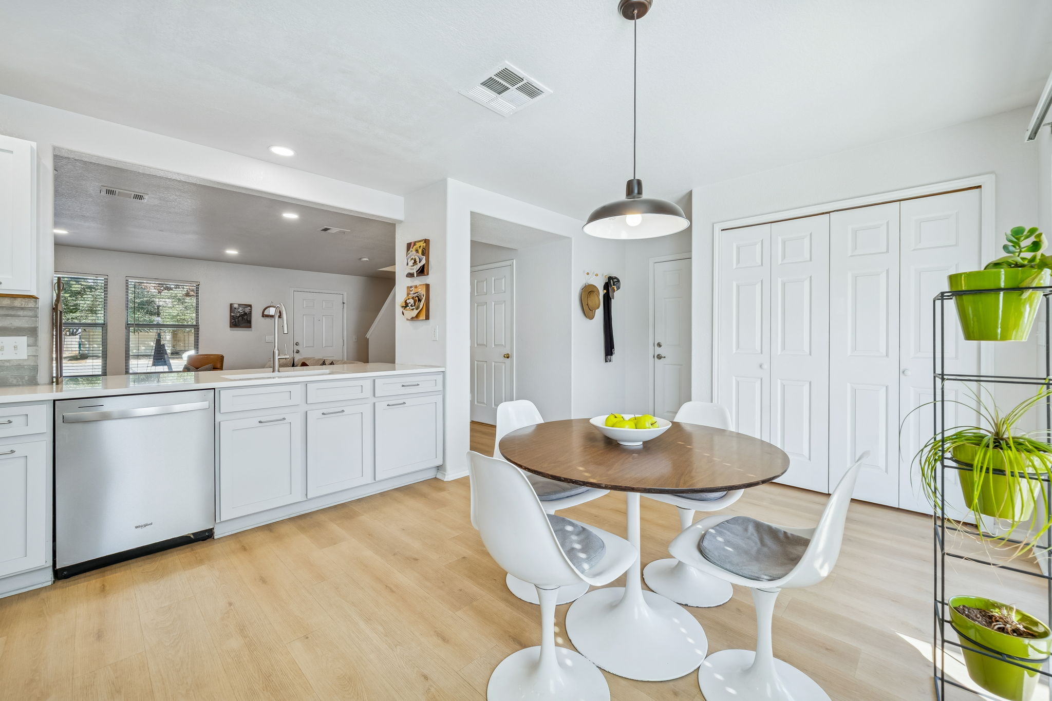 8609 Quinton Cove Austin, TX 78747 - Photo 9 of 40 Eat-in kitchen with room for your breakfast table or add a large island with stools!