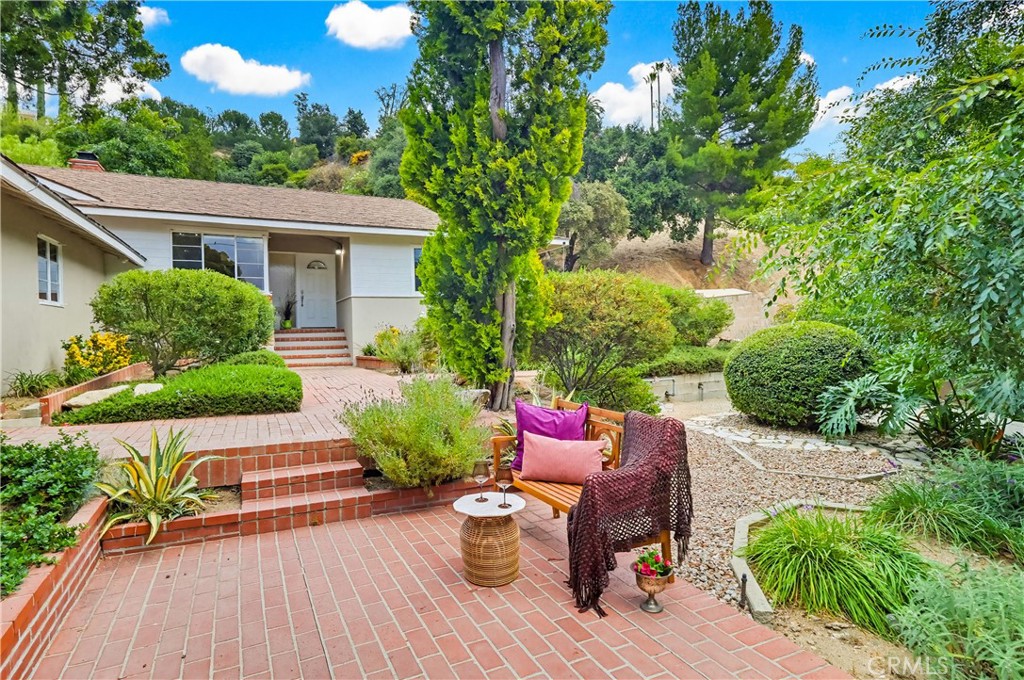 9522 Cedarvale Road Tujunga, CA 91042 - Photo 3 of 68