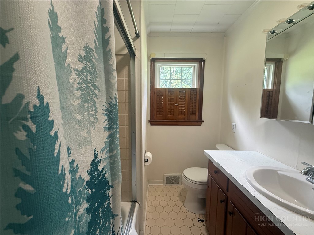 314 Old Virginia Road Jefferson, NC 28640 - Photo 12 of 18 Gallery Image 12