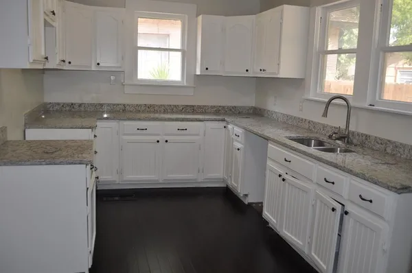 $315,000 | 708 North McKinney Street, Ennis, TX 75119