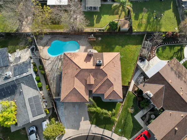 $419,000 | 555 West Ashcroft Avenue, Clovis, CA 93612