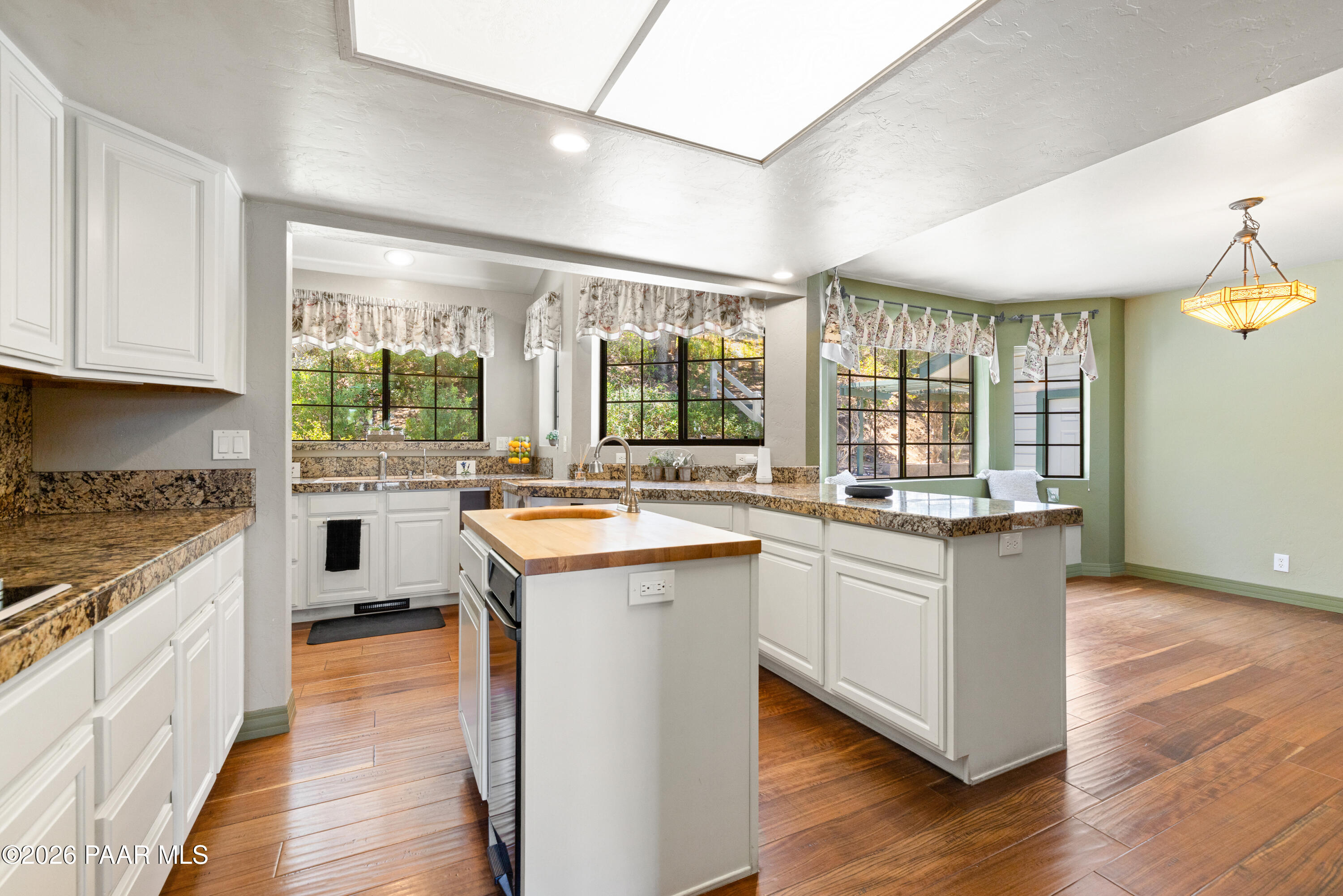 1289 Manzanita Hill Road Prescott, AZ 86303 - Photo 11 of 64 Kitchen