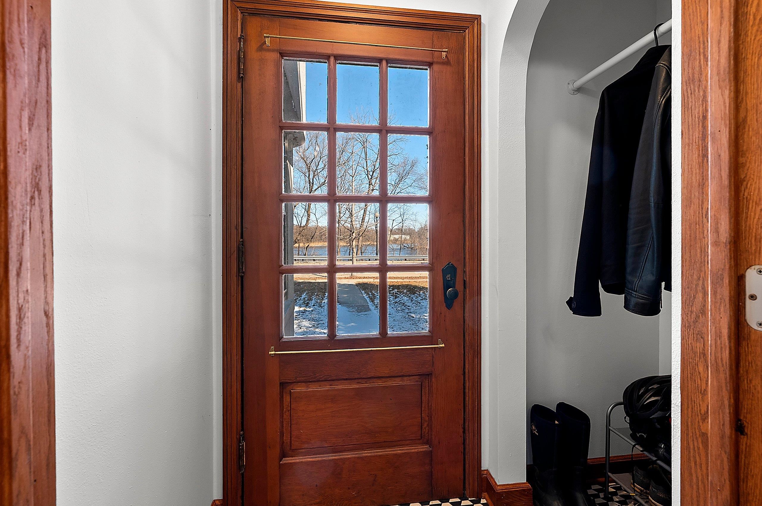 2141 Riverside Avenue Marinette, WI 54143 - Photo 16 of 59