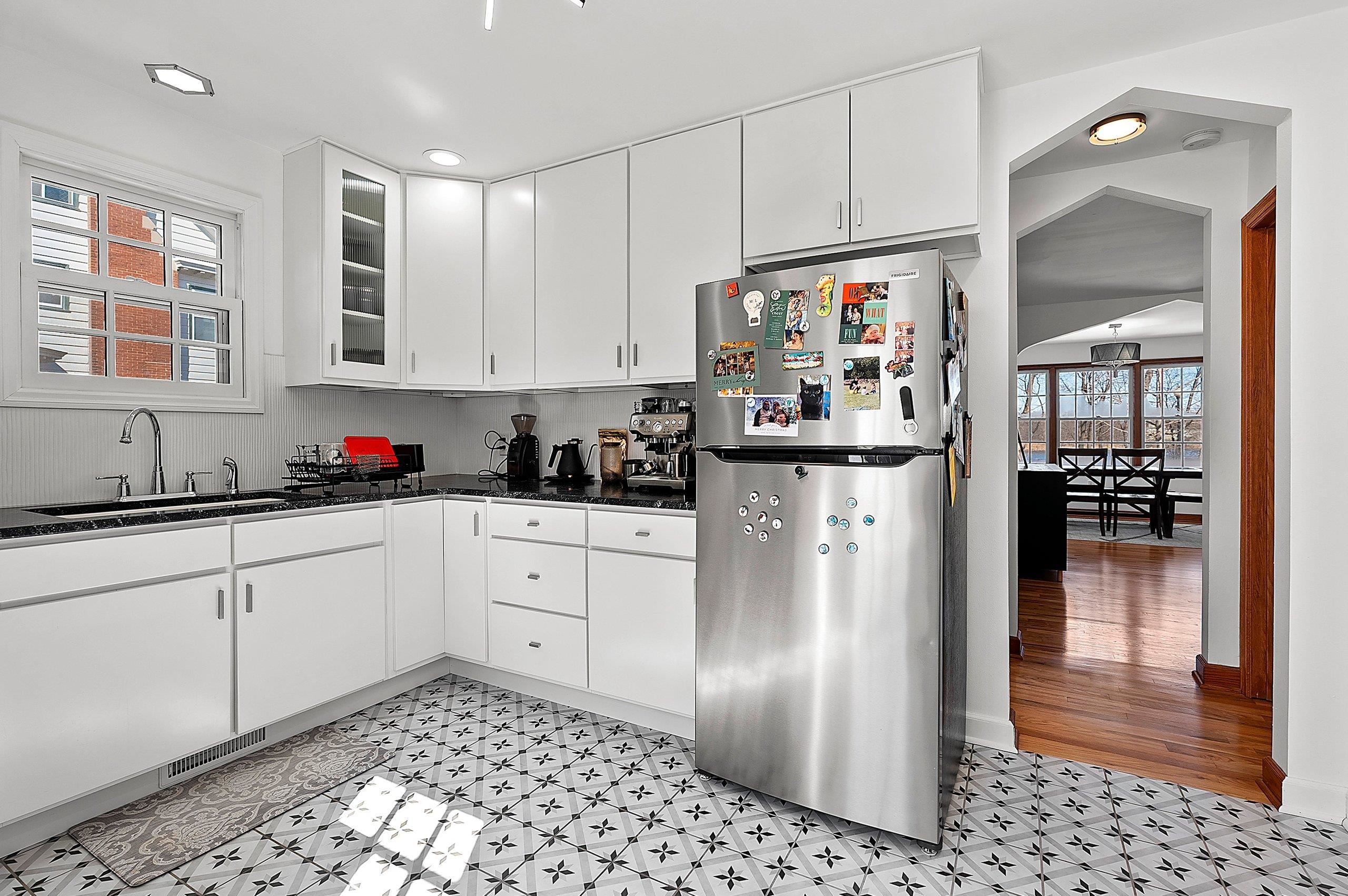 2141 Riverside Avenue Marinette, WI 54143 - Photo 33 of 59