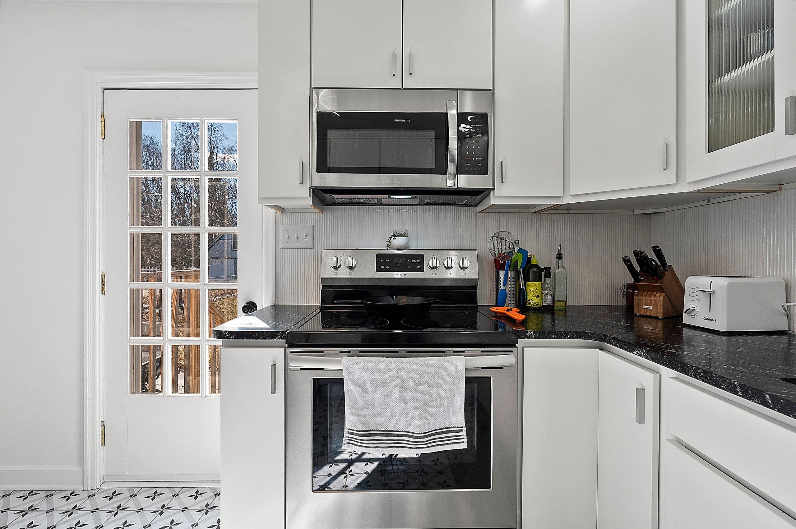 2141 Riverside Avenue Marinette, WI 54143 - Photo 34 of 59