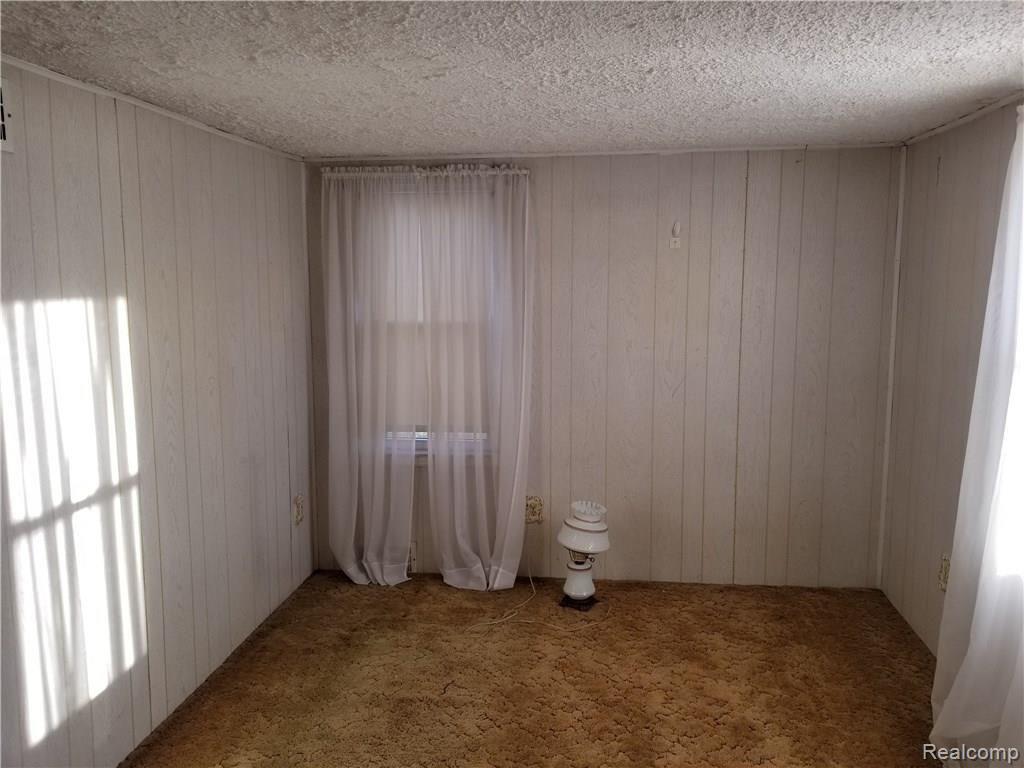 4231 Hannan Road Wayne, MI 48184 - Photo 12 of 21