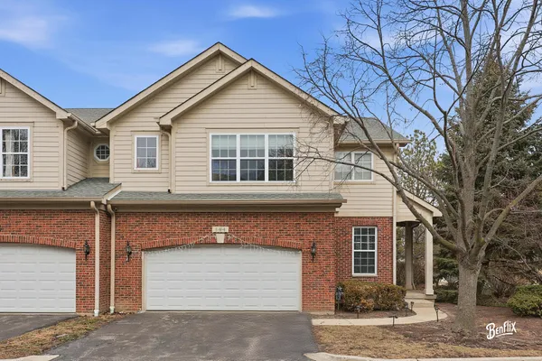 $3,500 | 384 North W Pointe Drive, Vernon Hills, IL 60061