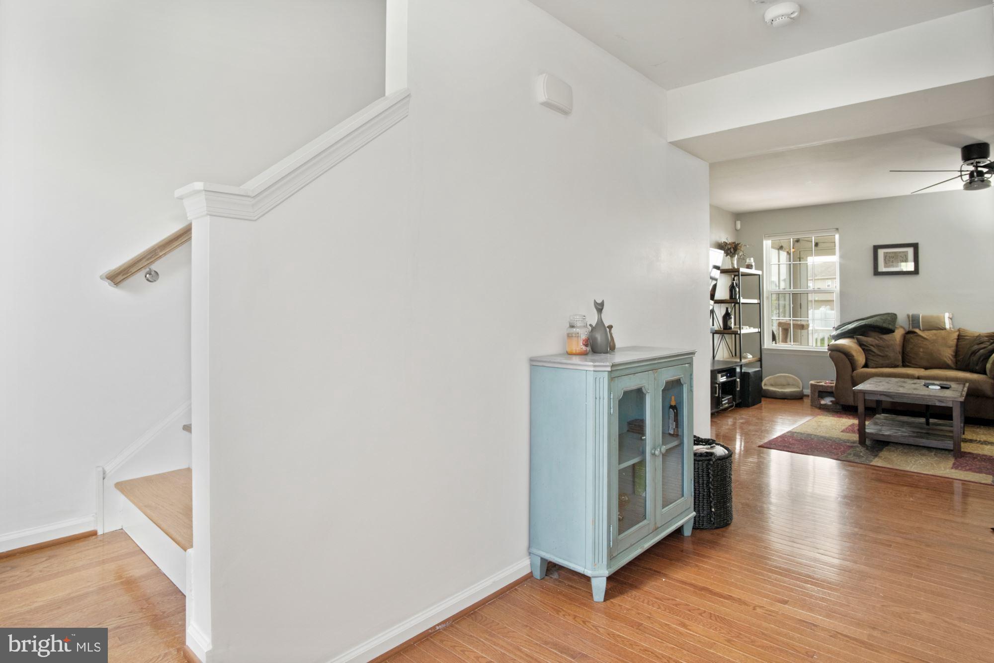 287 Staggerbush Road Williamstown, NJ 08094 - Photo 4 of 35 Foyer