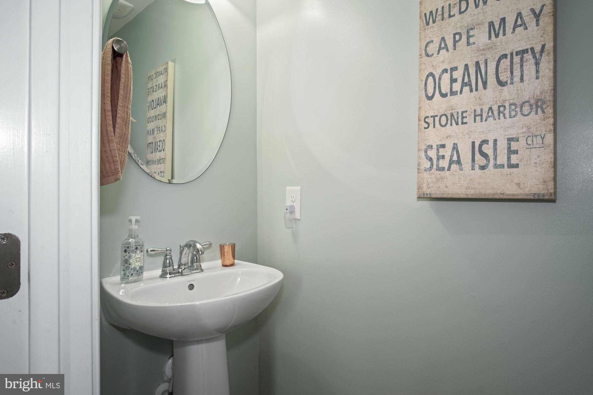 287 Staggerbush Road Williamstown, NJ 08094 - Photo 5 of 35 Powder Room