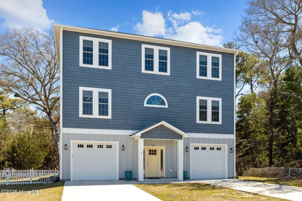 $3,000 | 310 Lord Berkley Drive, Emerald Isle, NC 28594