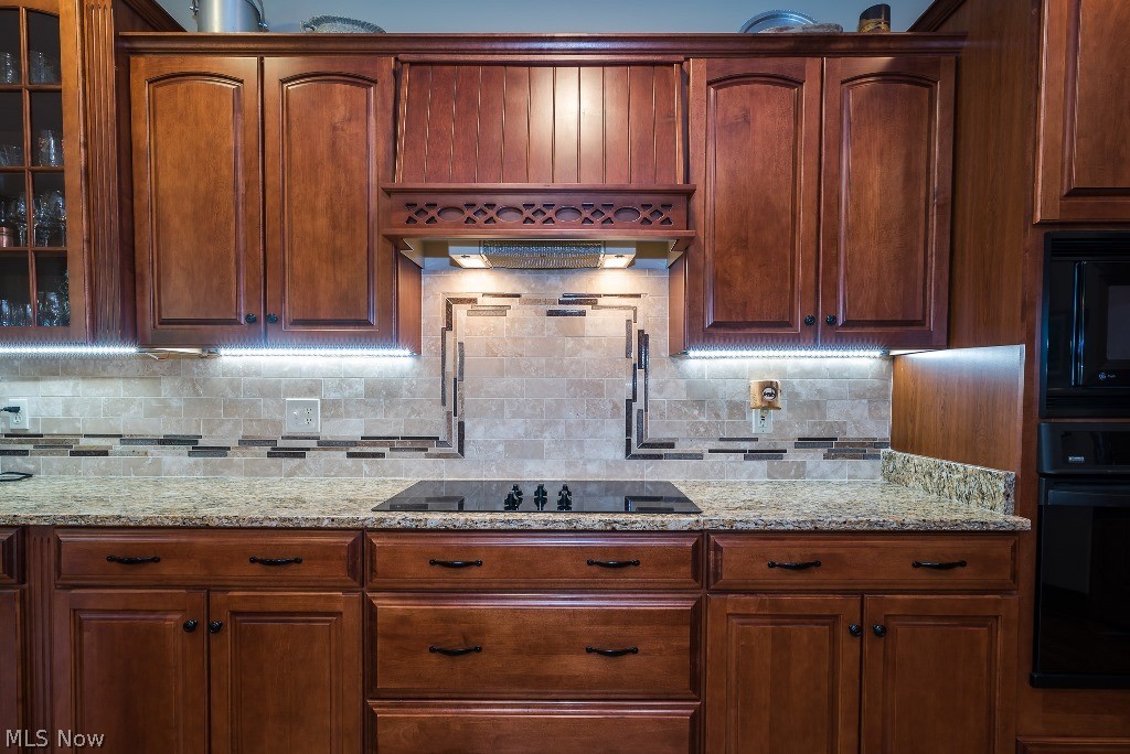 16277 Snyder Road Chagrin Falls, OH 44022 - Photo 16 of 35 Newer backsplash and undermount lighting added in 2015